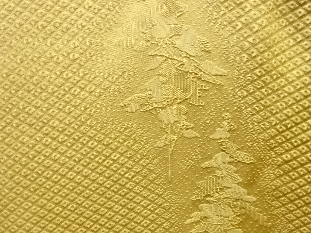  樹木に疋田模様織り出し色無地着物